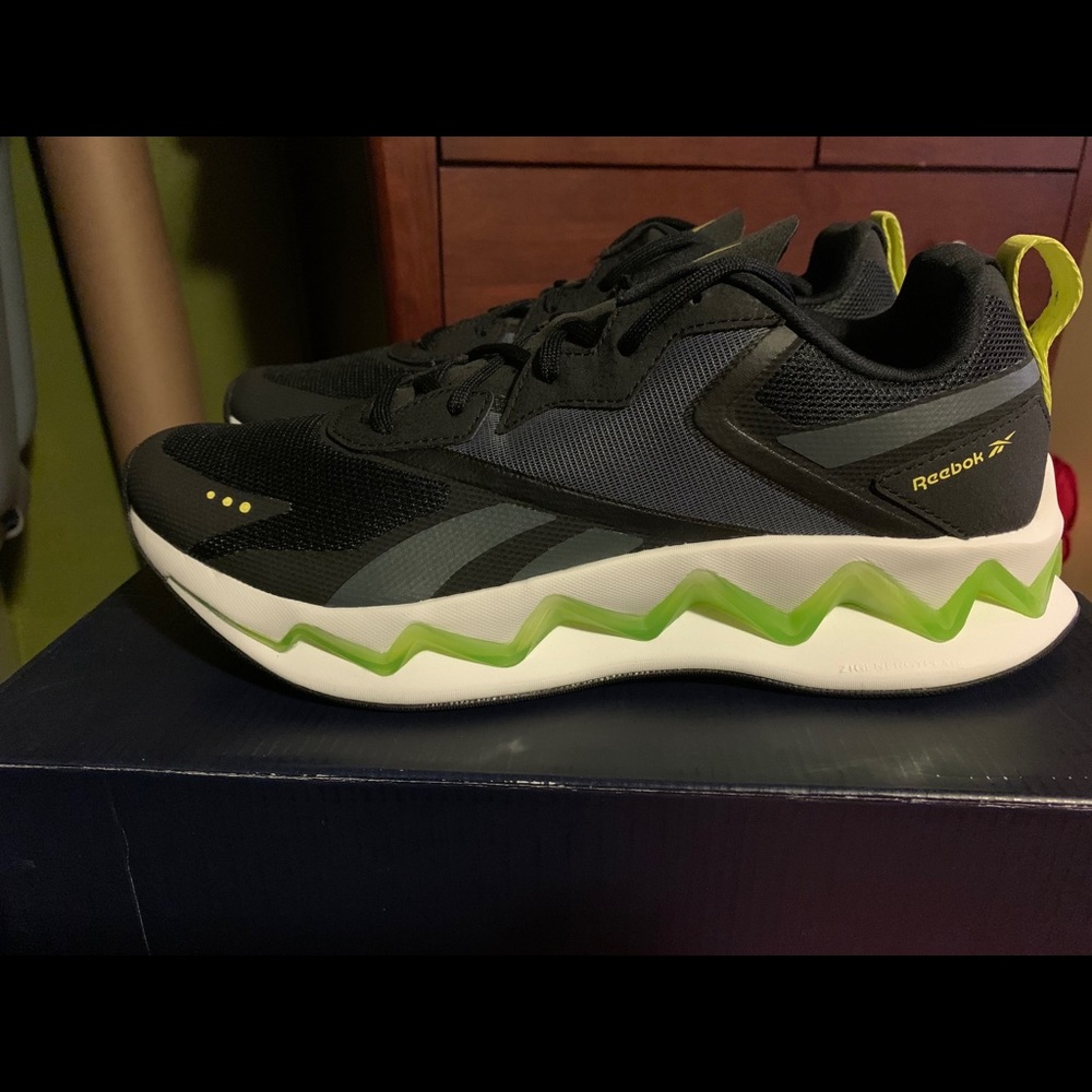 Reebok Zig Elusion Energy Sneaker. New, never worn. Box included. Thank you!